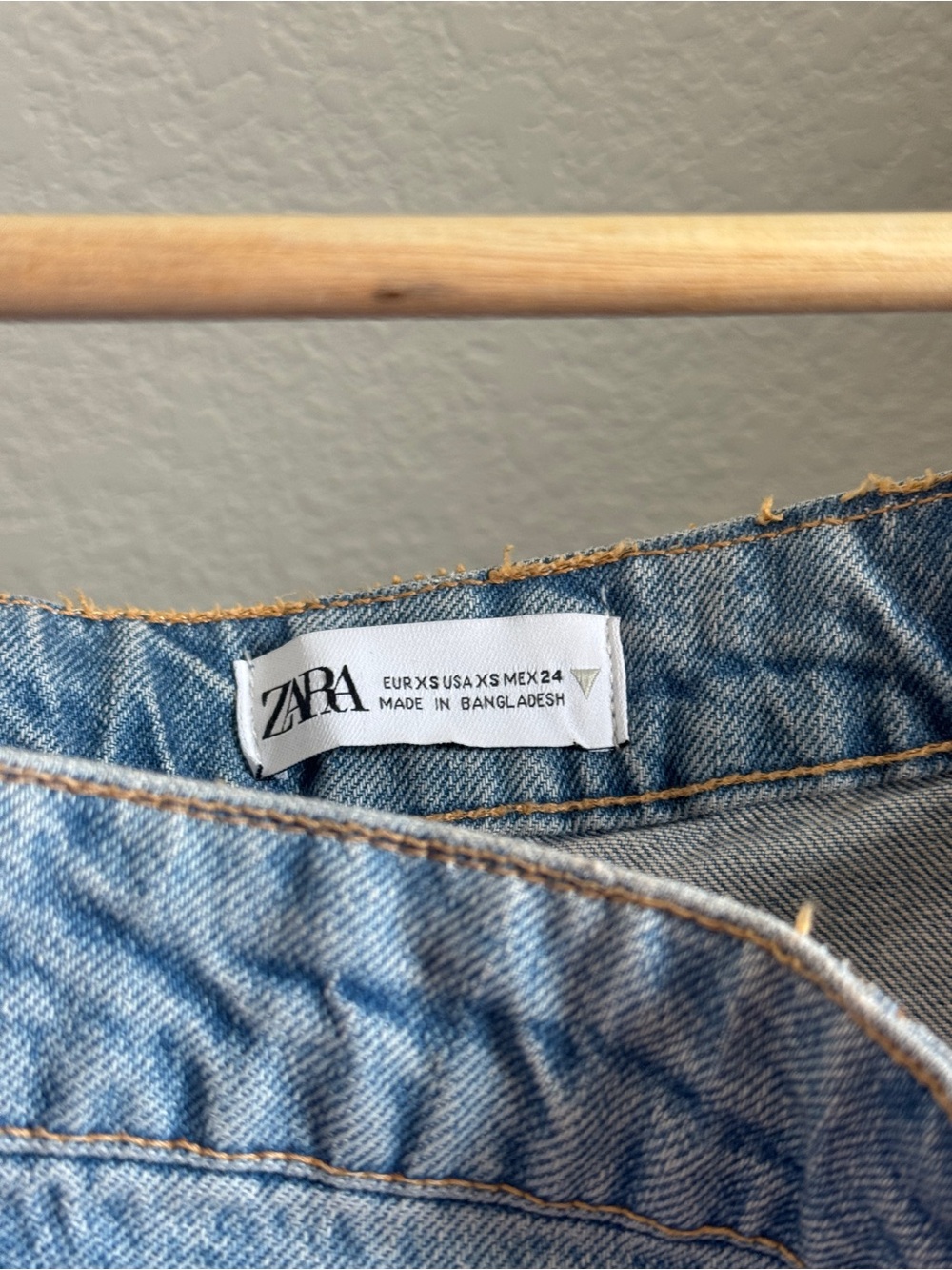 Zara Denim Crop Top - Picture 5 of 5